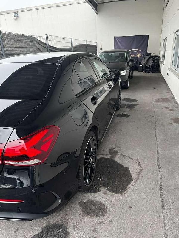 Gebraucht Mercedes A250 Edition 160 PS (117 kW) 2021 Schwarz Limousine