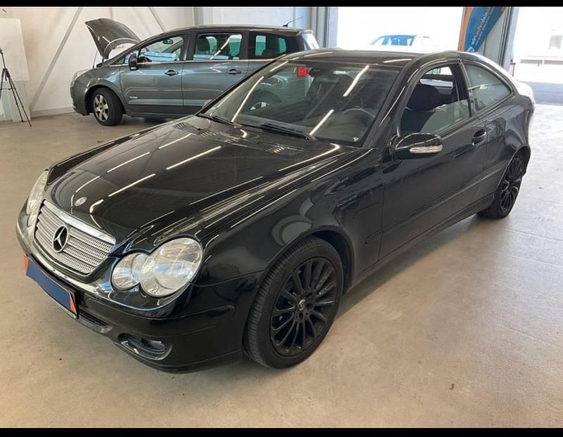 Schwarz Gebraucht 2008 Mercedes C180 Coupé | 3.800 € (Fairer Preis) - Bild 1/4
