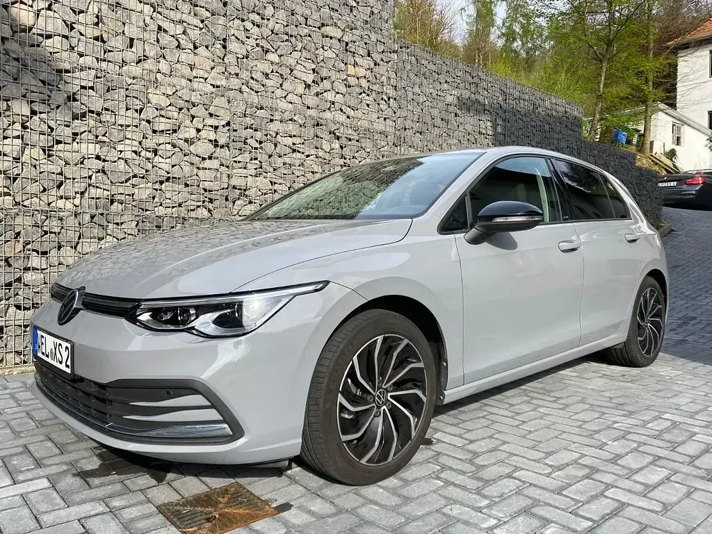 Gebraucht VW Golf VIII Active 150 PS (110 kW) 2021 Grau Limousine