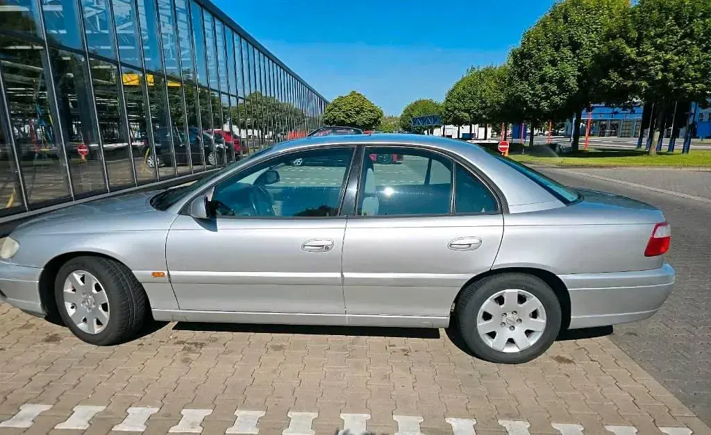 Gebraucht Opel Omega 144 PS (105 kW) 2000 Silber Limousine