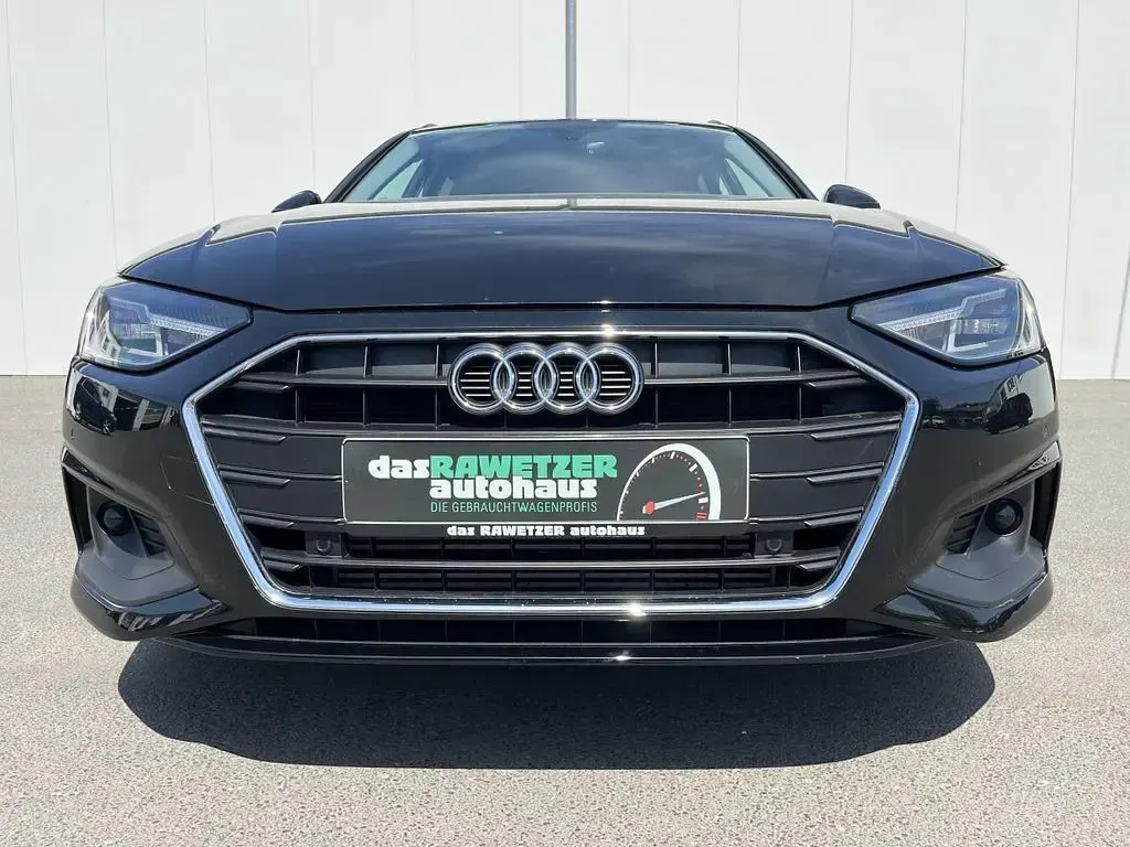 Gebraucht Audi A4 150 PS (110 kW) 2022 Mythosschwarz Kombi