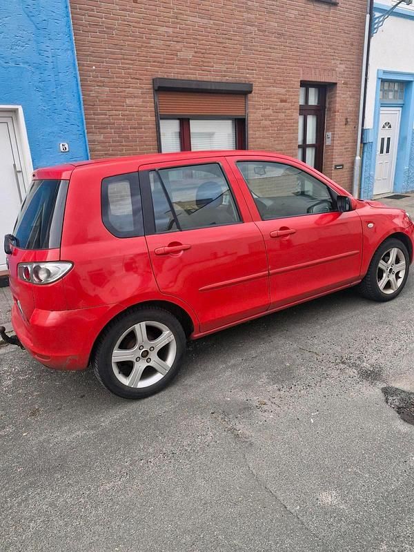 Second-hand Mazda 2 68 CP (50 kW) 2007 Roșu Hatchback