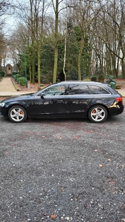 Gebraucht Audi A4 Ambition 120 PS (88 kW) 2013 Schwarz Kombi