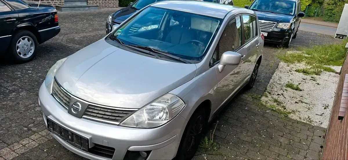 Gebraucht Nissan Tiida 110 PS (80 kW) 2008 Silber Kleinwagen