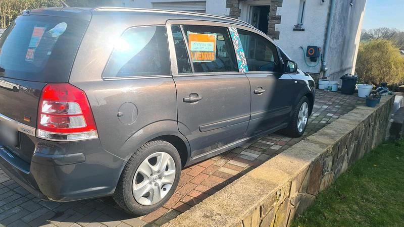 Gebraucht Opel Zafira 2012 Van / Kleinbus