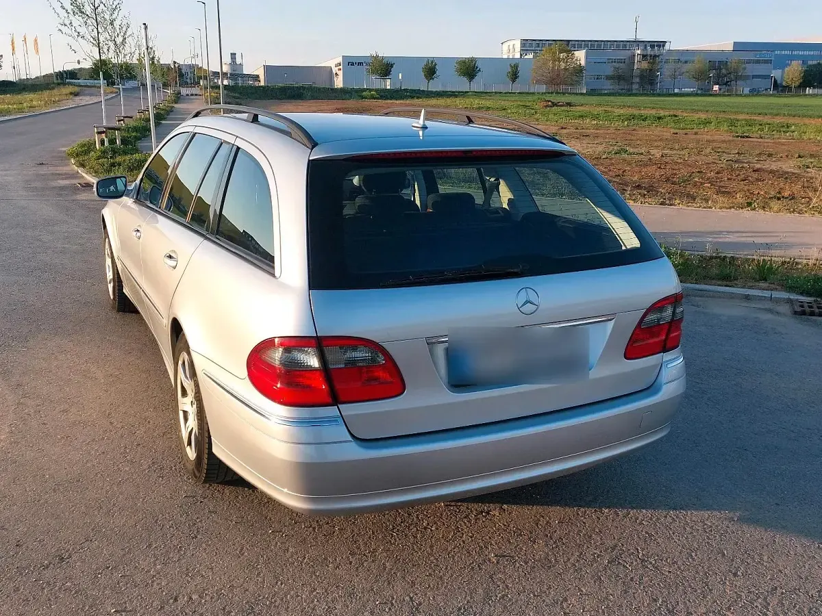 Gebraucht Mercedes E200 184 PS (135 kW) 2007 Silber Kombi