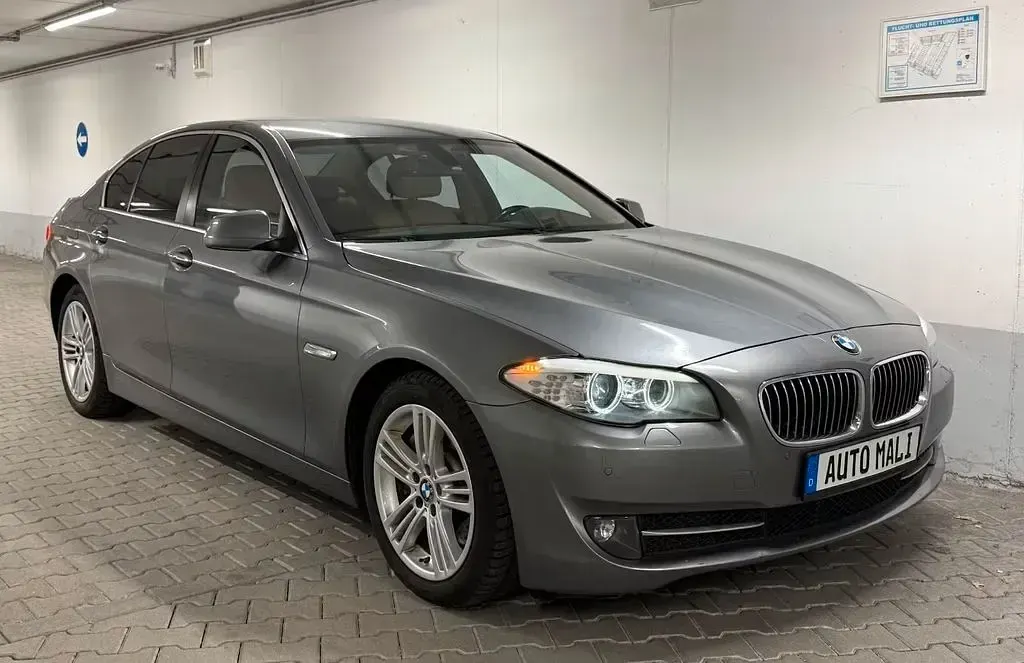 Gebraucht BMW 530 245 PS (180 kW) 2010 Grau Limousine