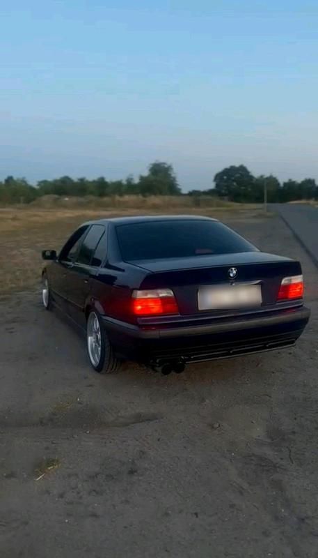 Gebraucht BMW 316 102 PS (75 kW) 1996 Blau Limousine