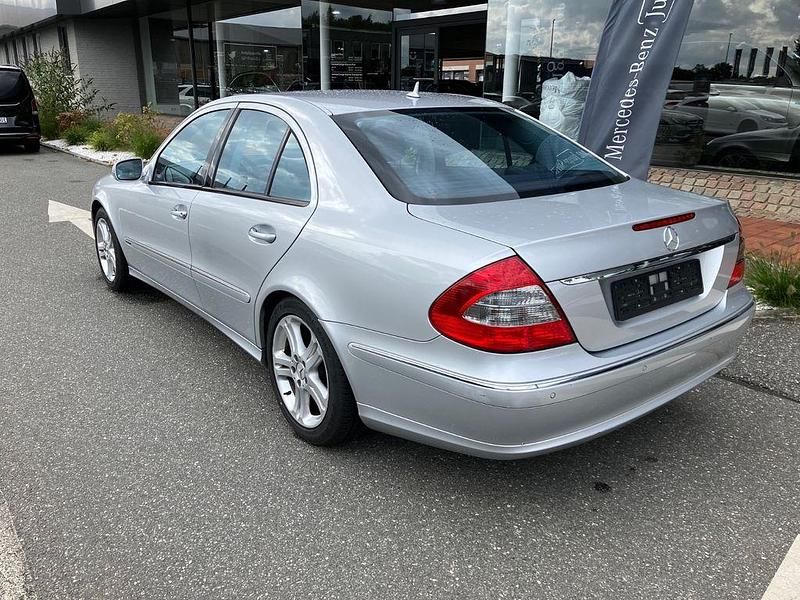 Gebraucht Mercedes E200 Avantgarde 184 PS (135 kW) 2006 Silber Limousine