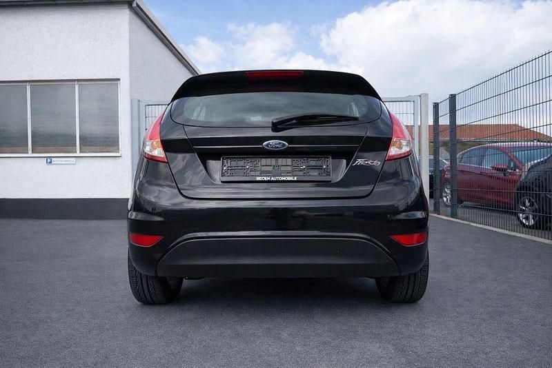 Gebraucht Ford Fiesta Trend 60 PS (44 kW) 2015 Schwarz Kleinwagen