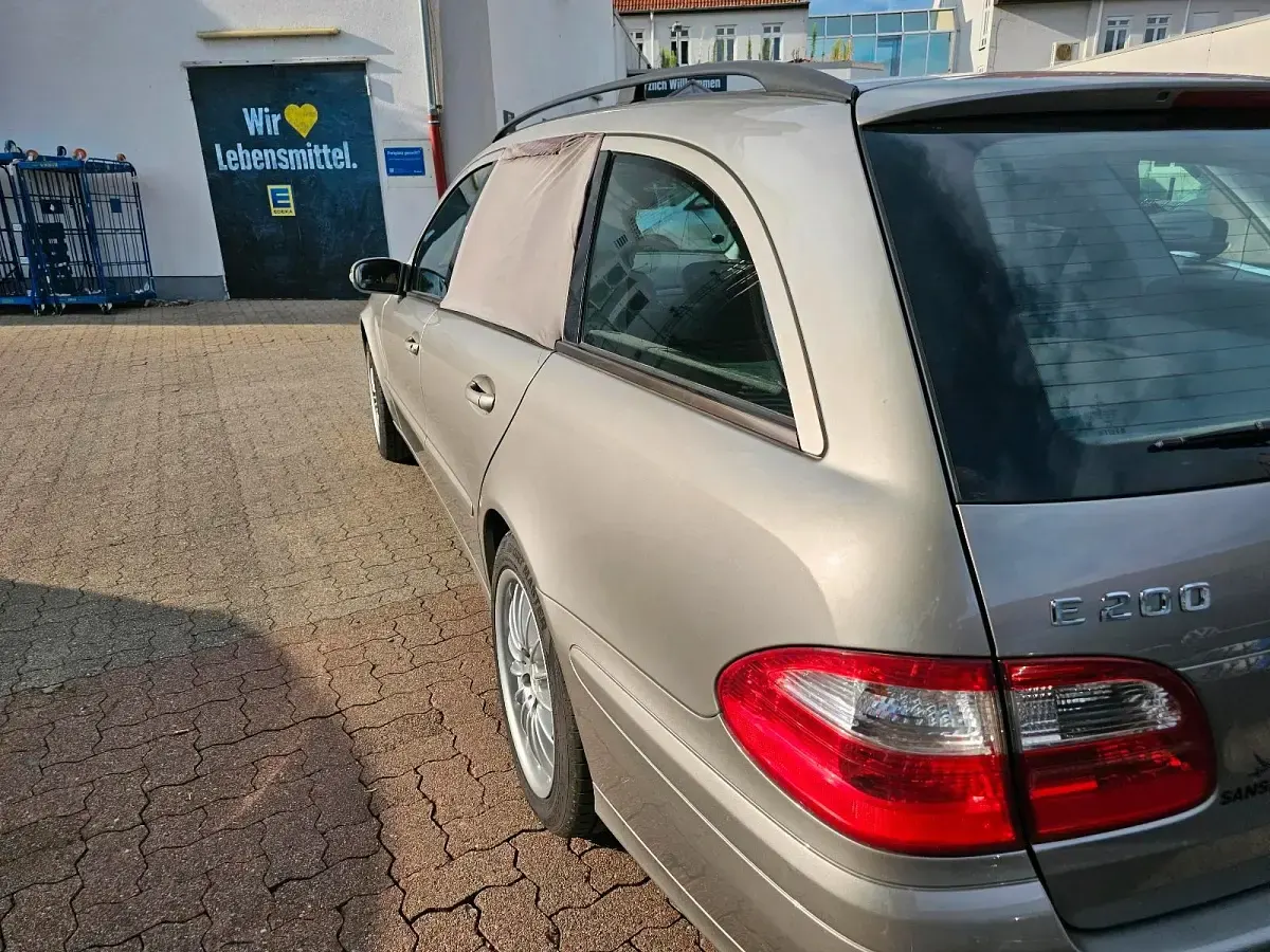 Gebraucht Mercedes E200 163 PS (119 kW) 2005 Gold Kombi