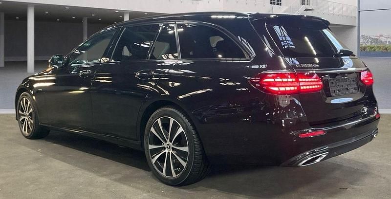 Gebraucht Mercedes E300 Avantgarde 306 PS (225 kW) 2020 Schwarz Limousine
