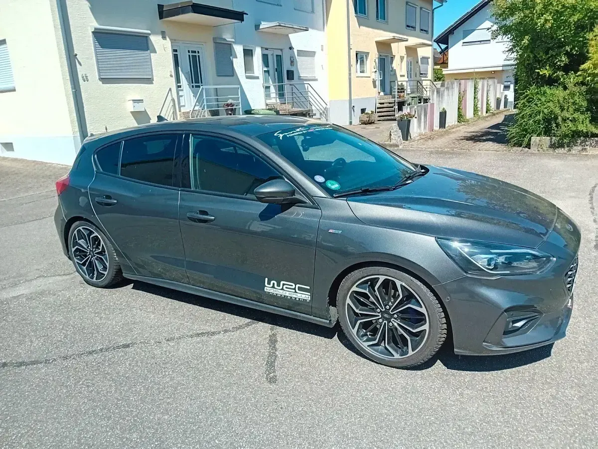 Gebraucht Ford Focus ST-Line 182 PS (133 kW) 2019 Grau Limousine