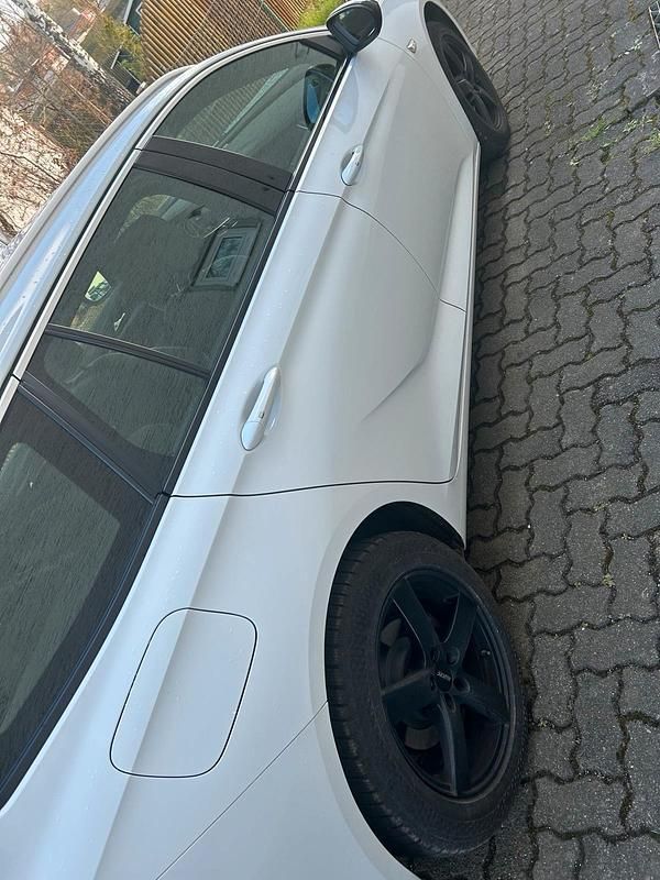 Gebraucht Opel Insignia 2020 Weiß Limousine