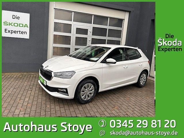 Weiß Gebraucht 2025 Skoda Fabia Essence Limousine | 19.500 € (Fairer Preis) - Bild 1/4