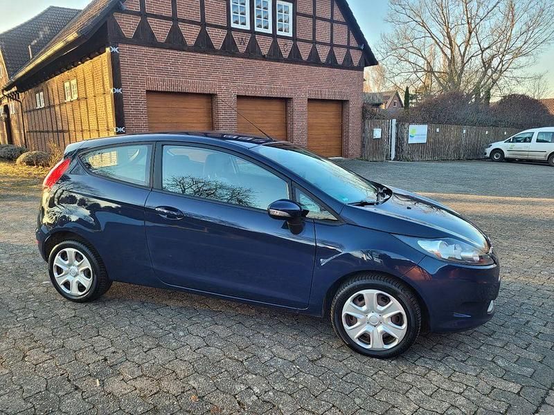 Gebraucht Ford Fiesta Trend 60 PS (44 kW) 2008 Blazerblau Kleinwagen