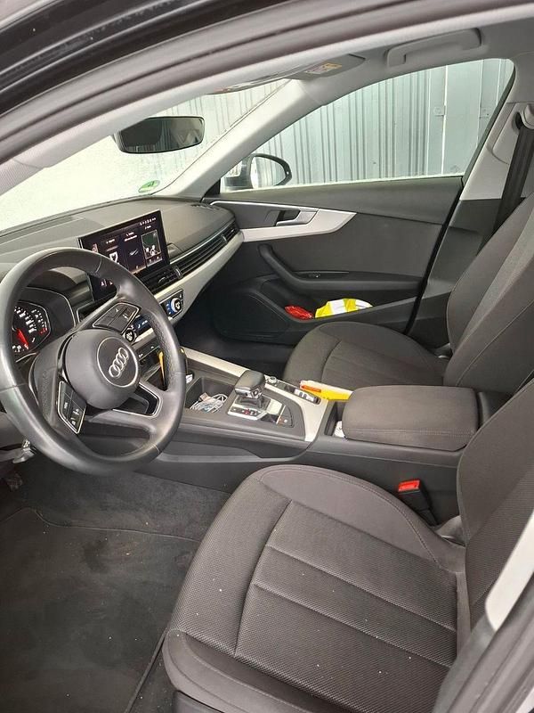 Second-hand Audi A4 S-Line 204 CP (150 kW) 2021 Negru Break