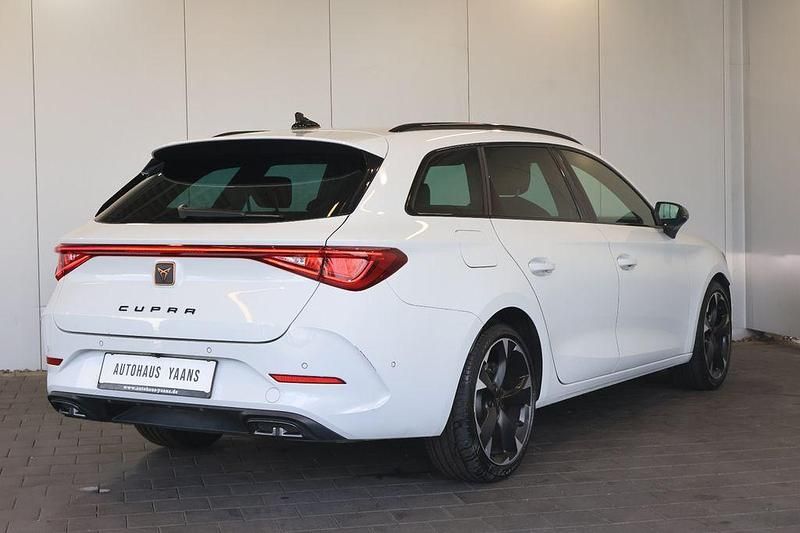 Second-hand Cupra Leon 150 CP (110 kW) 2024 Alb Berlinǎ