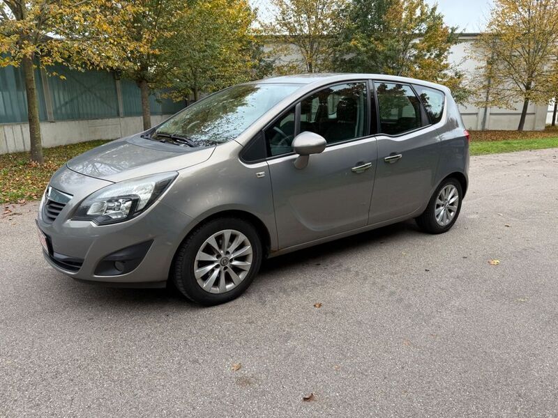 Braun Gebraucht 2010 Opel Meriva Innovation Van / Kleinbus | 2.490 € (Guter Preis) - Bild 1/4