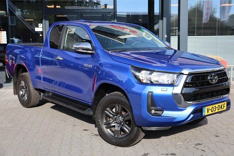 Blau Gebraucht 2024 Toyota HiLux Abholung | 48.394 € - Bild 1/4