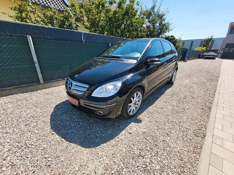 Schwarz Gebraucht 2008 Mercedes B200 Van / Kleinbus | 2.890 € (Fairer Preis) - Bild 1/4