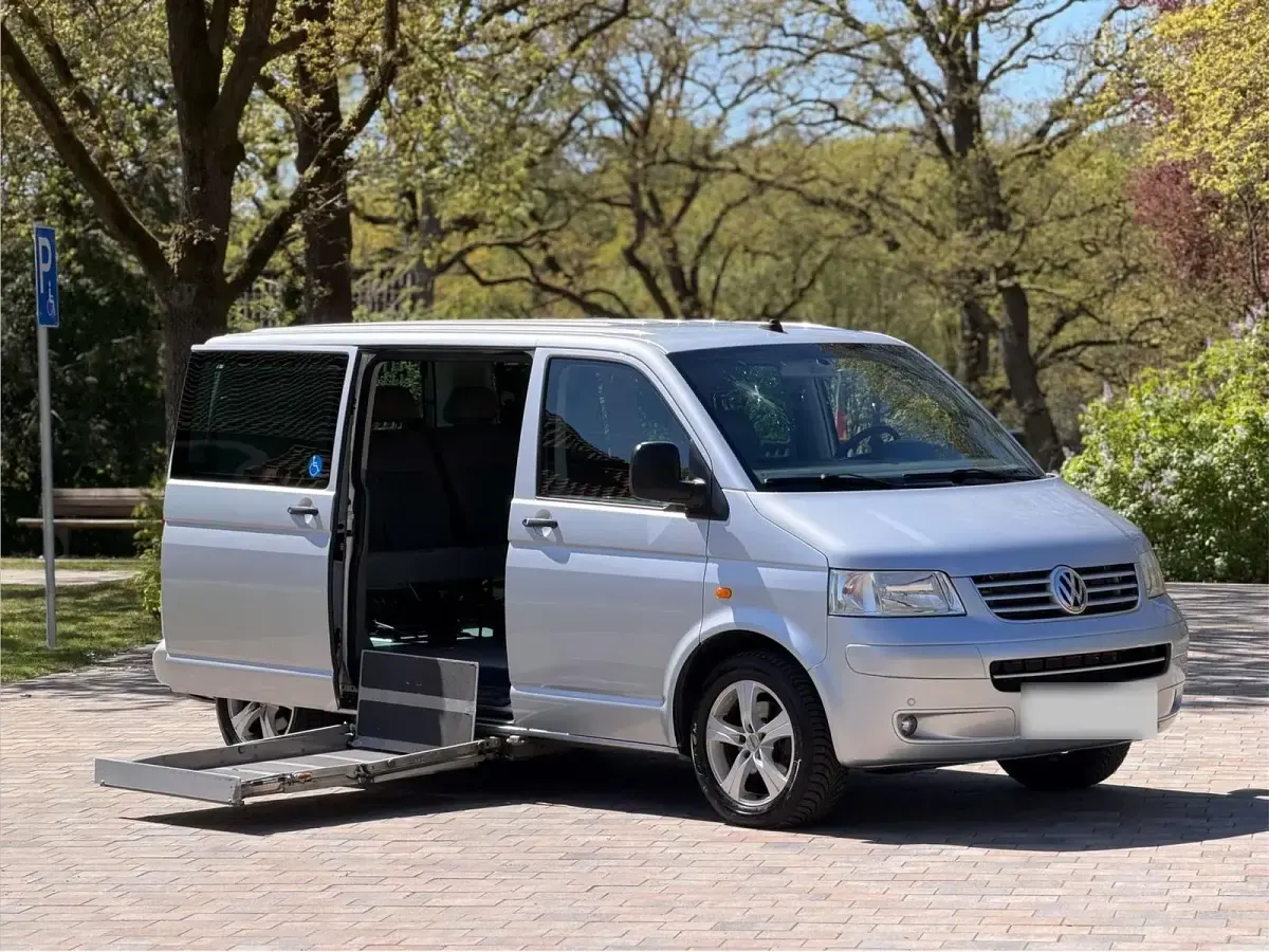 Gebraucht VW Caravelle 179 PS (131 kW) 2007 Silber Van