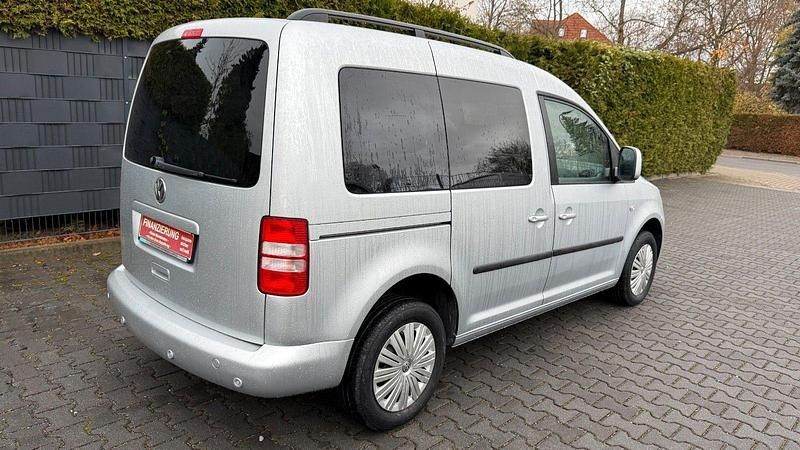 Gebraucht VW Caddy Comfortline 105 PS (77 kW) 2013 Silber Van / Kleinbus
