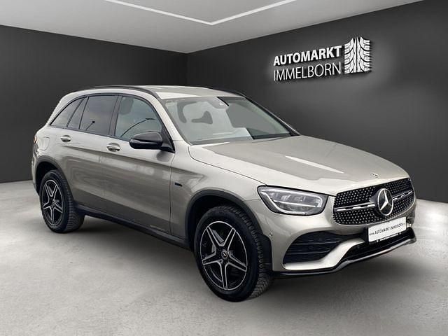 Silber Gebraucht 2021 Mercedes GLC300e AMG SUV | 42.180 € (Etwas zu teuer) - Bild 1/4
