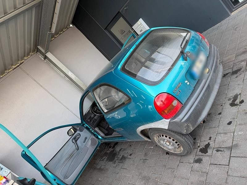 Gebraucht Opel Corsa 65 PS (47 kW) 1993 Grün Kleinwagen