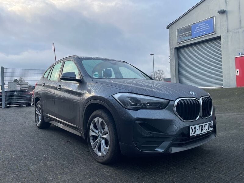 Grau Gebraucht 2022 BMW X1 Advantage SUV | 22.950 € (Fairer Preis) - Bild 1/4