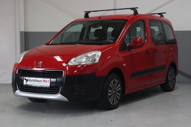 Gebraucht Peugeot TePee Active 120 PS (88 kW) 2012 Rot SUV
