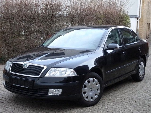 Schwarz magicperleffekt Gebraucht 2007 Skoda Octavia Ambiente Limousine | 2.840 € (Fairer Preis) - Bild 1/4