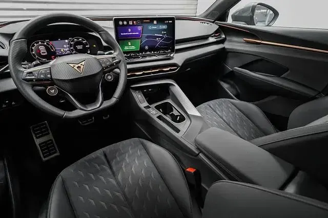 Neu Cupra Terramar VZ 265 PS (194 kW) 2025 Graphene grau metallic (r6) graphene grau metallic (r6) SUV