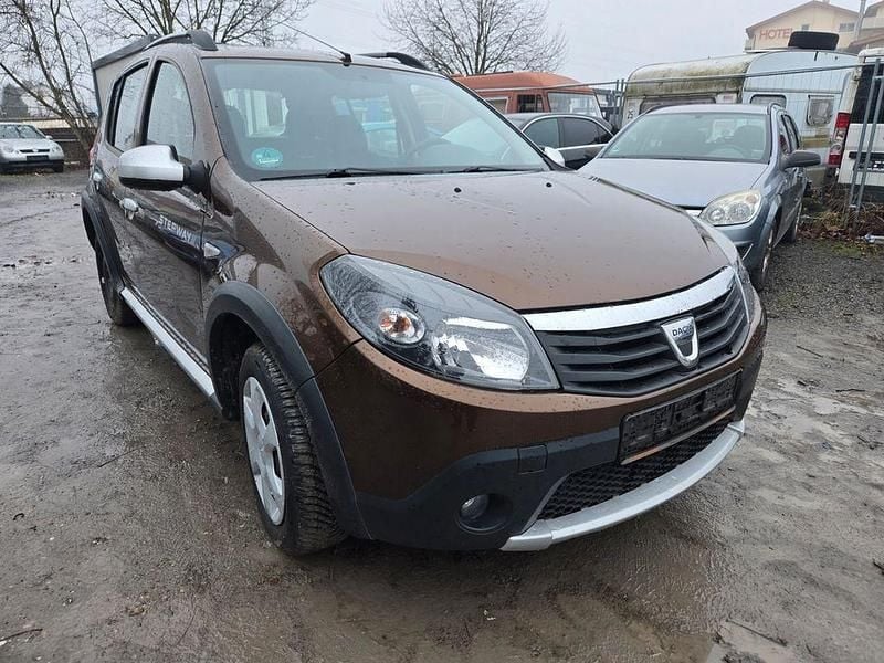Gebraucht Dacia Sandero Stepway 84 PS (61 kW) 2012 Braun SUV