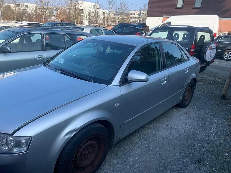 Gebraucht Audi A4 131 PS (96 kW) 2004 Grau Limousine