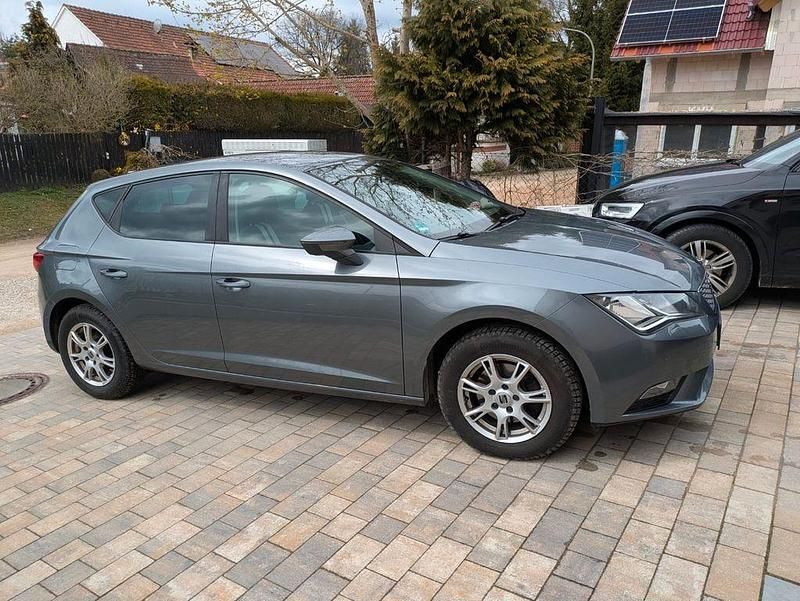 Gebraucht Seat Leon Style 150 PS (110 kW) 2014 Grau Limousine