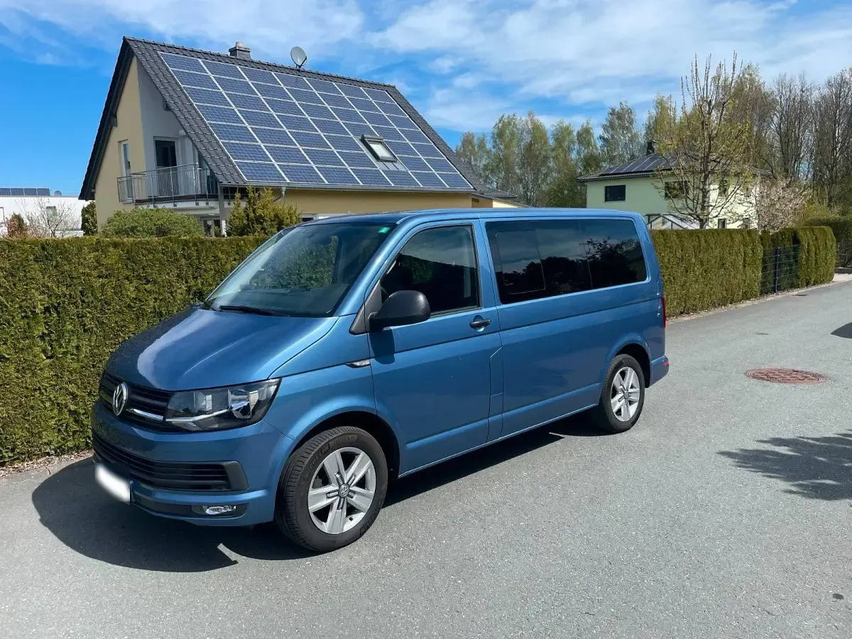 Gebraucht VW Multivan 150 PS (110 kW) 2018 Blau Van / Kleinbus