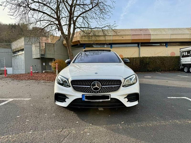 Gebraucht Mercedes E350 AMG 258 PS (189 kW) 2017 Weiß Limousine