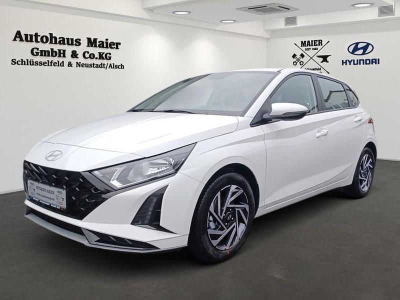 Weiss Neu 2025 Hyundai i20 Trend Limousine | 21.980 € (Fairer Preis) - Bild 1/3