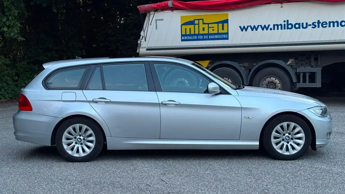 Gebraucht BMW 320 177 PS (130 kW) 2008 Silber Kombi