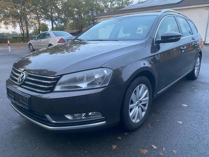 Schwarz Gebraucht 2013 VW Passat Comfortline Kombi | 4.500 € (Fairer Preis) - Bild 1/4