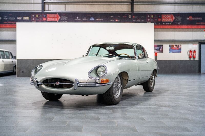 Silber Gebraucht 1966 Jaguar E-Type | 125.000 € - Bild 1/4