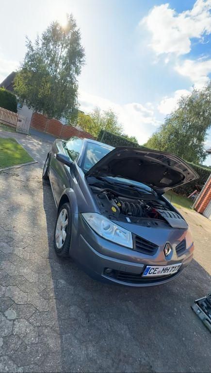 Grau Gebraucht 2007 Renault Mégane Cabriolet Dynamique Cabrio | 3.000 € - Bild 1/1