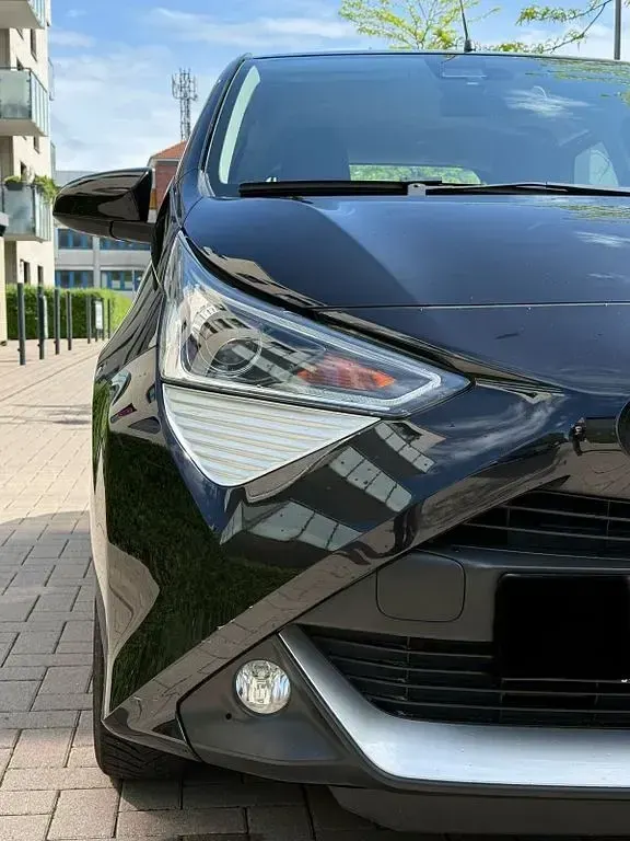 Gebraucht Toyota Aygo X-play 72 PS (52 kW) 2021 Schwarz Kleinwagen