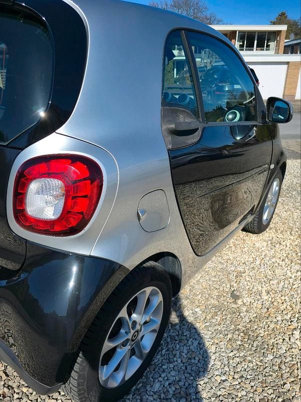 Gebraucht Smart ForTwo Coupé 70 PS (51 kW) 2015 Schwarz Coupé