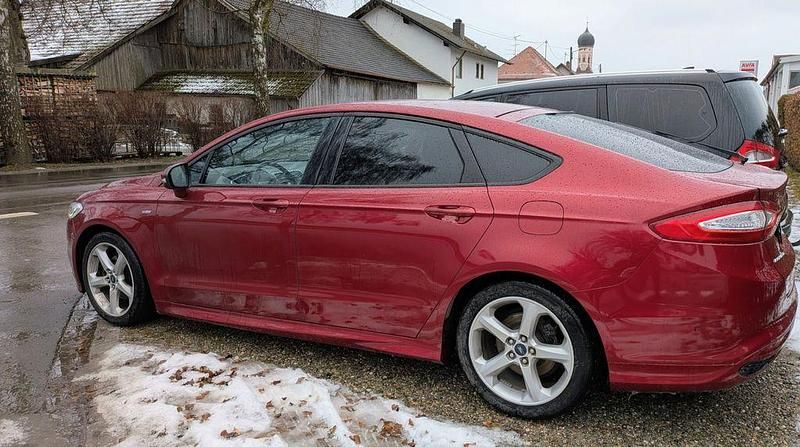 Gebraucht Ford Mondeo ST-Line 165 PS (121 kW) 2019 Rot Limousine
