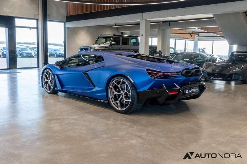 Usata Lamborghini Revuelto 1016 CV (747 kW) 2024 Blu Coupé