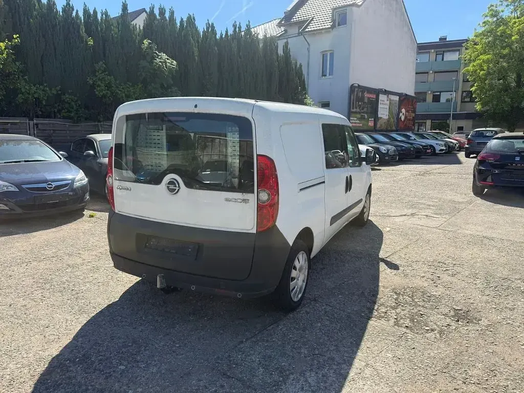 Gebraucht Opel Combo 95 PS (69 kW) 2016 Weiß Van / Kleinbus