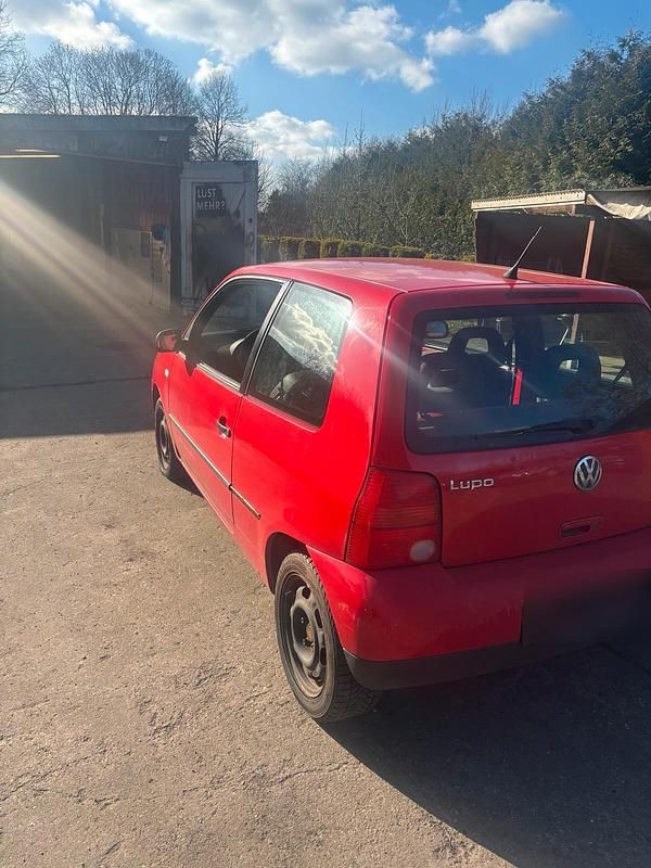 Gebraucht VW Lupo 50 PS (36 kW) 2001 Rot Kleinwagen