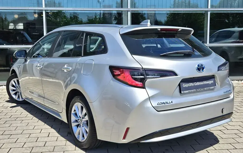 Gebraucht Toyota Corolla Business Edition 122 PS (89 kW) 2020 Silber Kombi